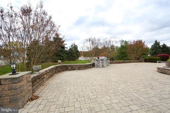 Building Photo - 1401 Hampstead Ct