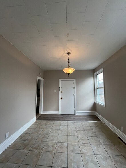 Building Photo - 244 Duncan Ave