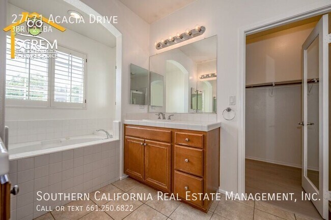 Building Photo - 27471 Acacia Dr