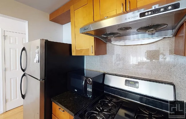 Building Photo - QUEENS BOULEVARD