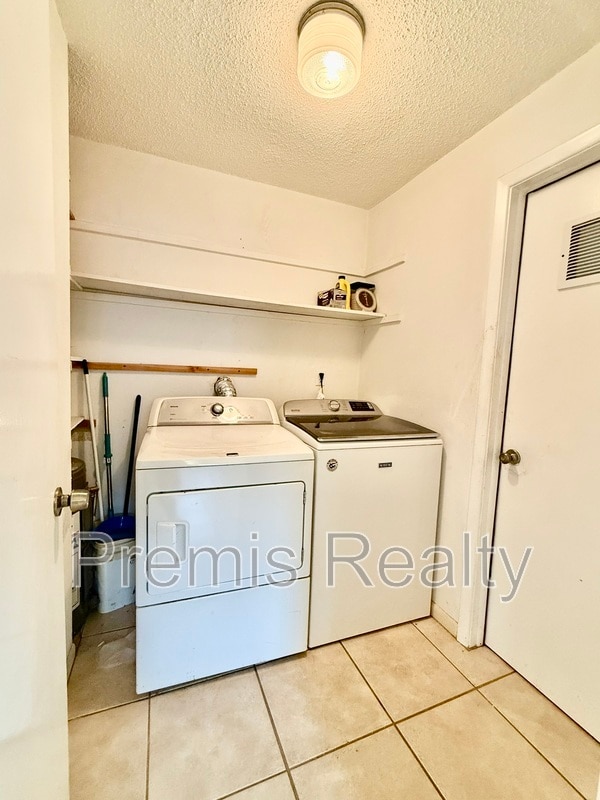 Building Photo - 1308 Amble Ln