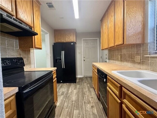 Building Photo - 1202 Stewart St