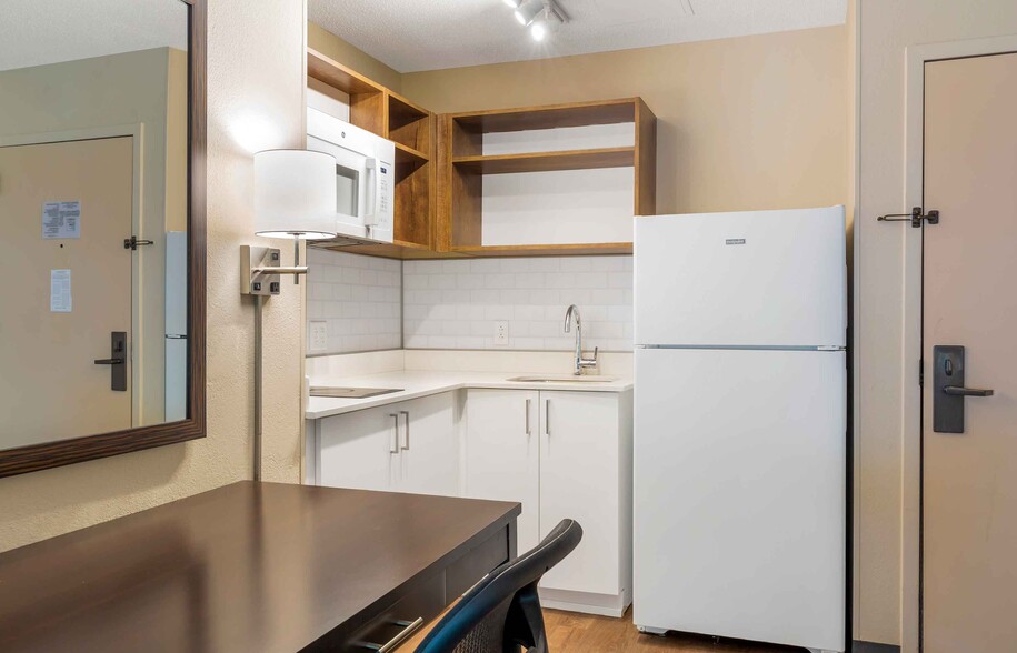 Building Photo - Furnished Studio-Boston - Burlington