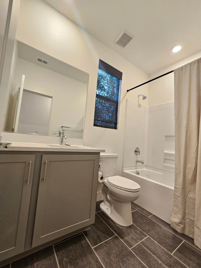 Building Photo - 504 Gemstone Wy