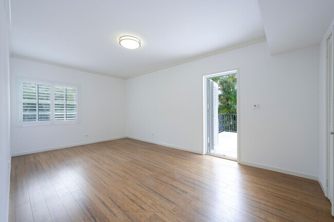 Building Photo - 336 Marlborough Pl