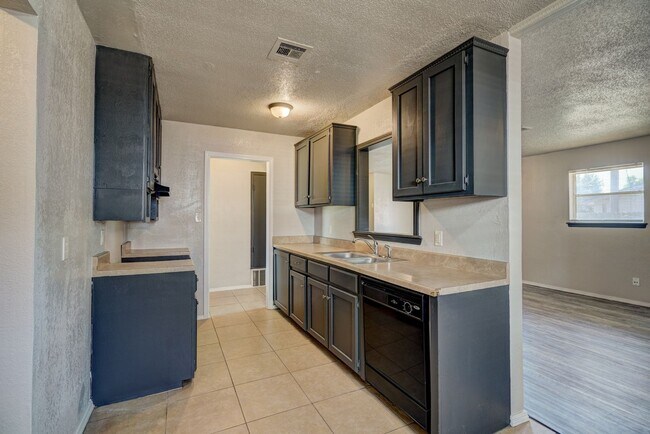 Building Photo - 3 Bed 1.5 Bath Norman