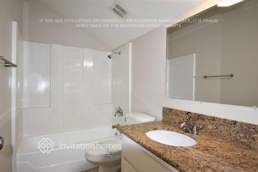 Building Photo - 1462 Hermosa Dr