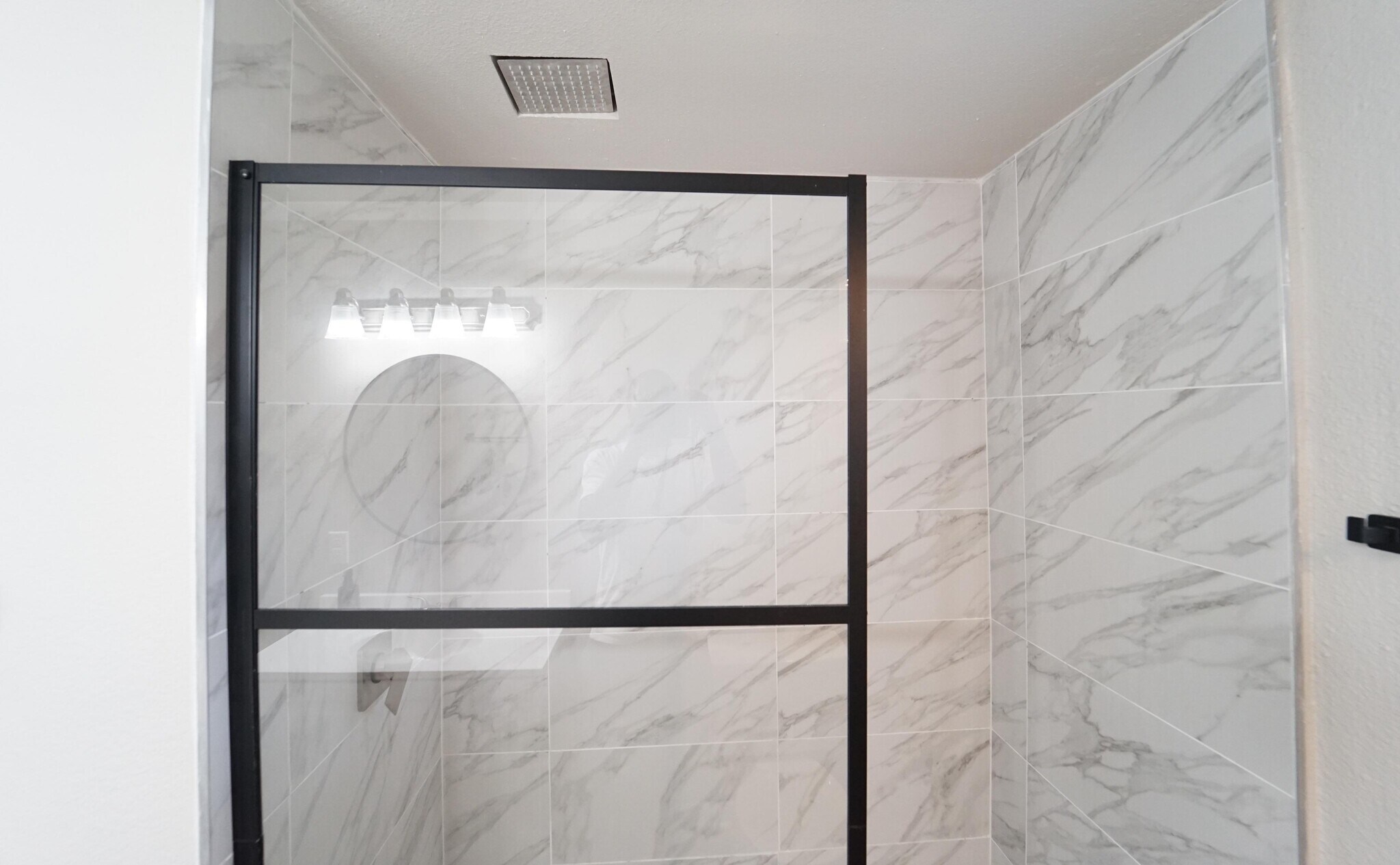 Building Photo - 912 Bentley St