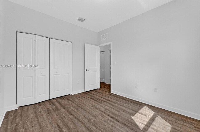 Building Photo - 2619 SE 11th St