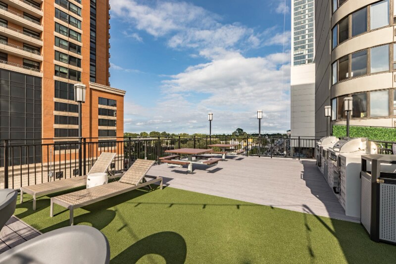 Building Photo - 1210 S Michigan Ave