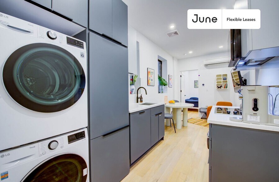 Building Photo - Absolutely ROOM at The Central Park Manhattan House