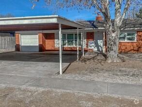 Building Photo - 3 bed 2 bath 1 car garage