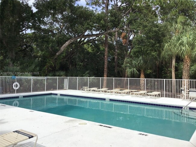 Building Photo - 175 Jones Creek Dr