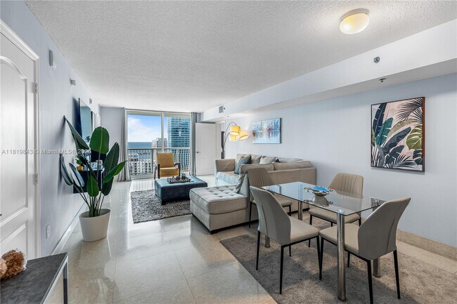 Primary Photo - 1200 Brickell Bay Dr