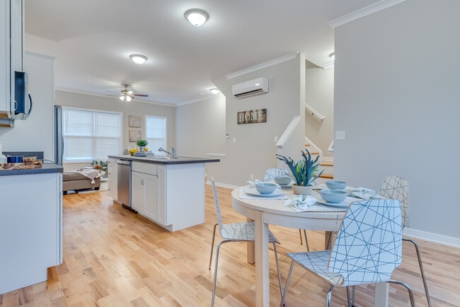 Building Photo - 53 Foal Ln