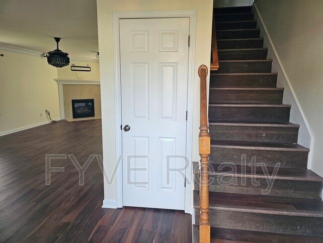 Building Photo - 2426 Middlebrook Ridge Ln