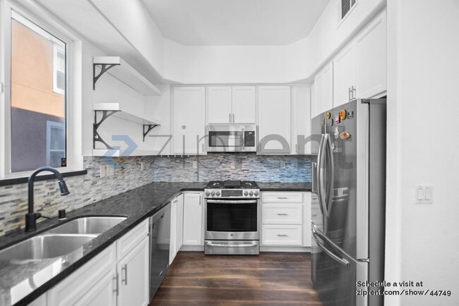 Building Photo - 882 Inspiration Pl