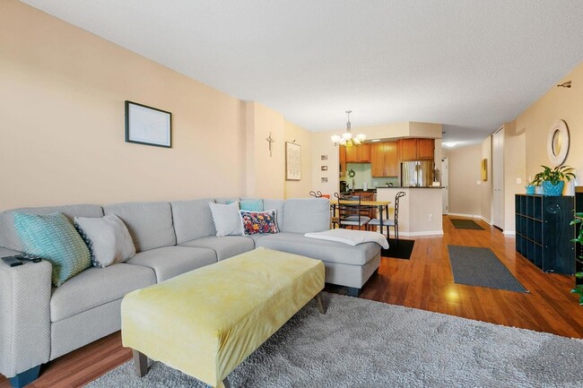 Building Photo - 401 S 1st St