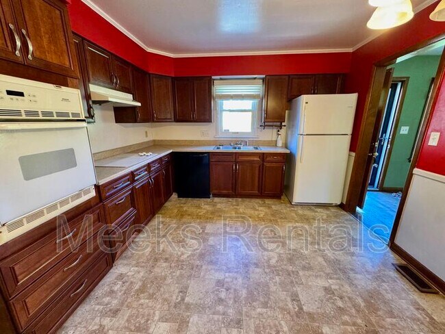 Building Photo - 1987 McVeigh Ave