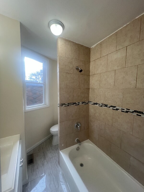 Building Photo - 260 N 7th St