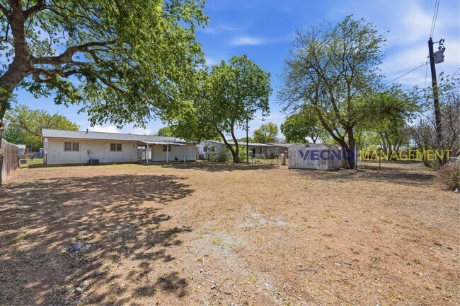 Building Photo - 701 Aviaton Ave