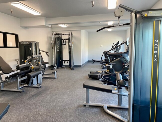 Building Photo - Available NOW!  1 bed 1 bath apartment