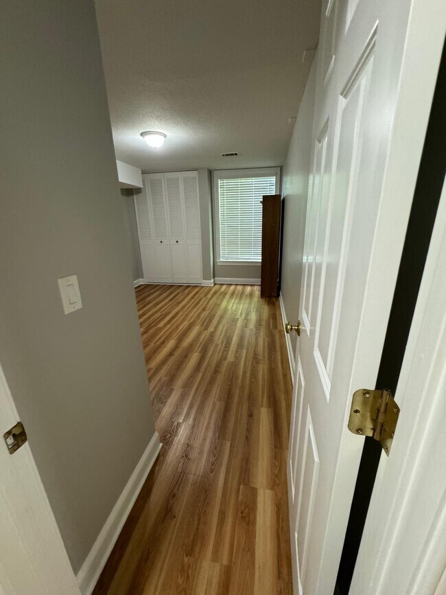 Building Photo - 38K Shrewsbury Green Dr