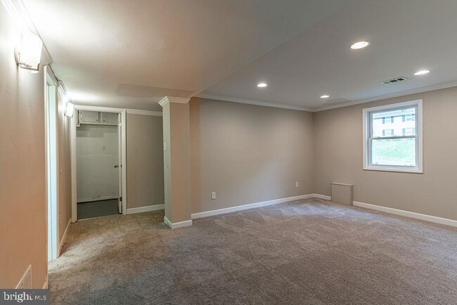 Building Photo - 8617 Kerry Ln