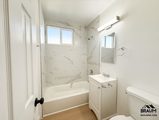 Building Photo - 7339 Woodman Ave