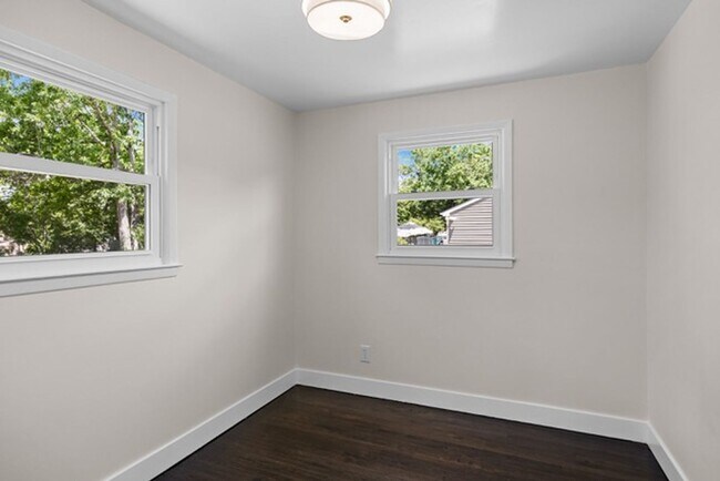 Building Photo - 7 Coville Dr