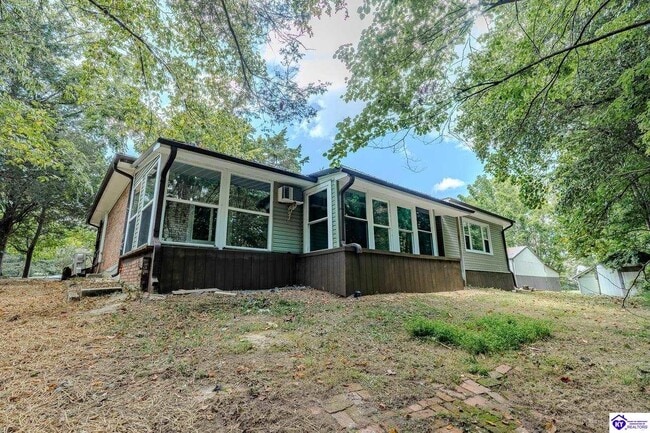 Building Photo - 343 Meadowview Dr