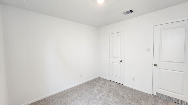 Building Photo - 16723 Old Wagon Wy