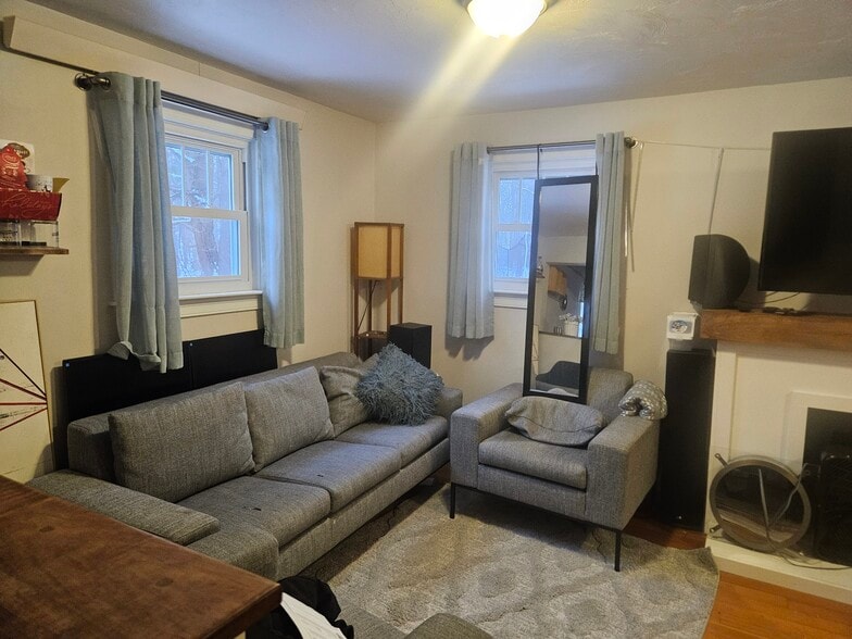 Building Photo - 289 Elmwood St