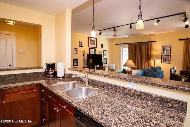 Building Photo - 955 Registry Blvd