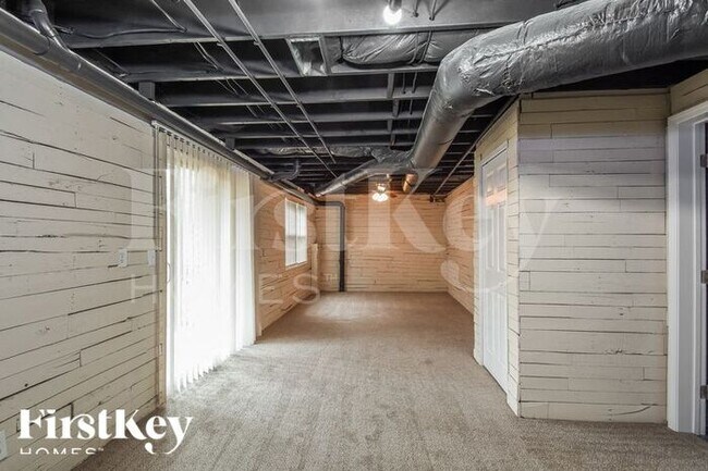 Building Photo - 855 Riverstone Ln