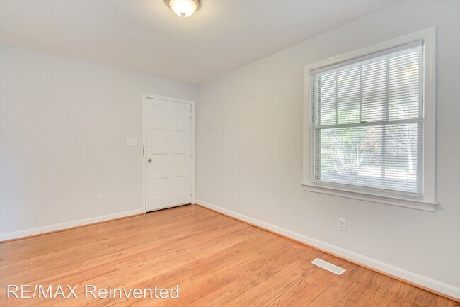 Building Photo - 2 br, 1 bath House - 1752 Wycliffe