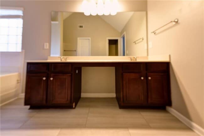 Building Photo - 635 Moonlight Way