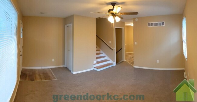 Building Photo - 1425 E Haven Ln
