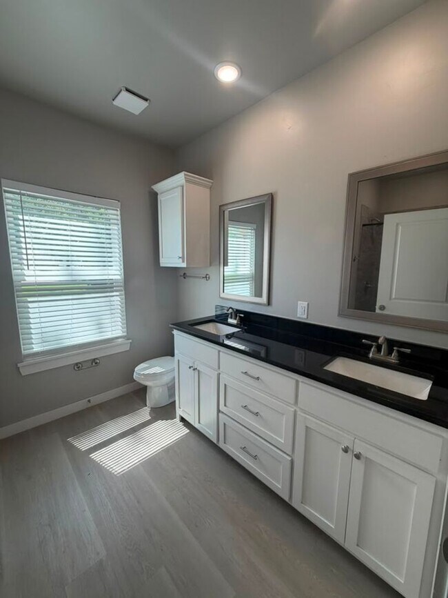 Building Photo - Beautiful, Pet-friendly 2-Bedroom, 2-Bath Home in Perry!