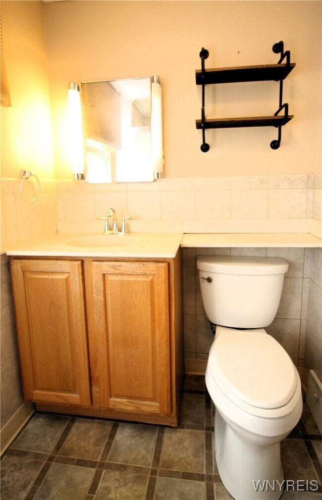 Building Photo - 8709 Nottingham Terrace