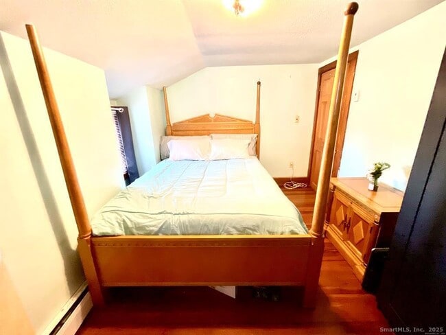 Building Photo - 131 Greenwood St