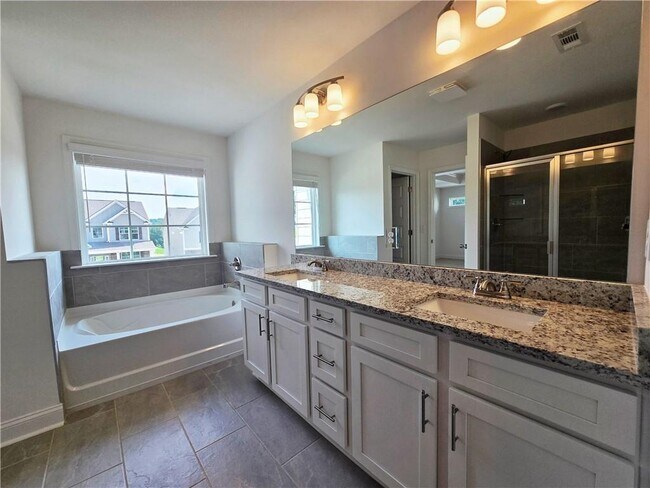 Building Photo - 7372 Rocklin Ln