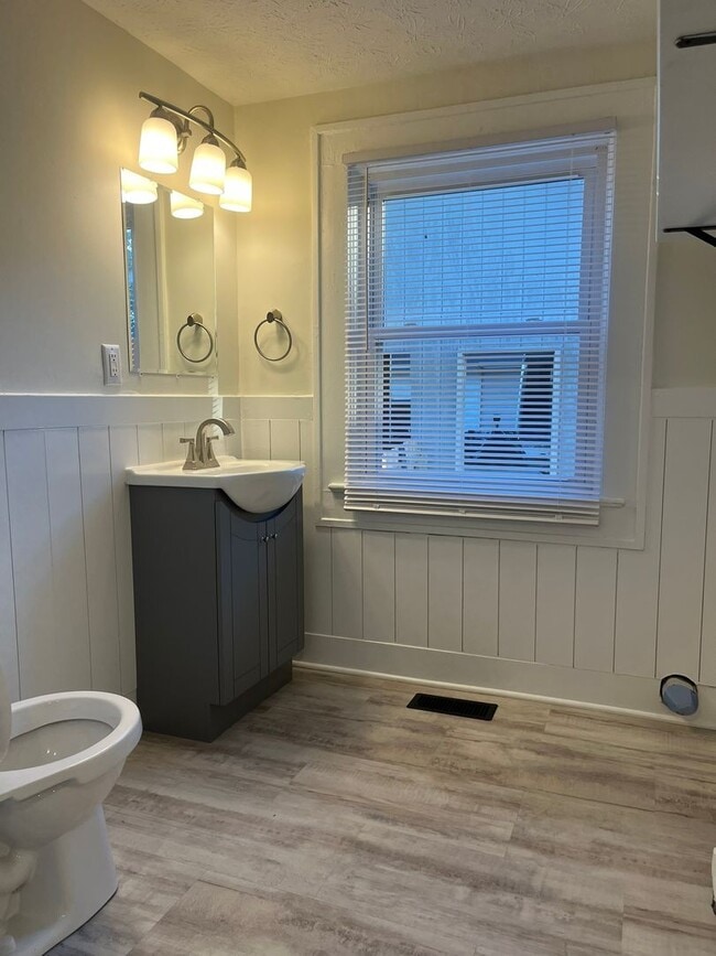 Building Photo - Historic Garfield Park neighborhood with quiet streets and mature trees -