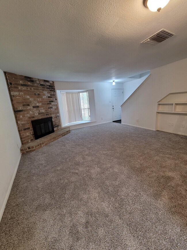 Building Photo - 2211 Place Rebecca Ln