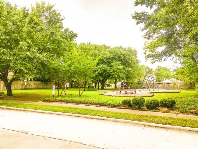 Building Photo - 1538 Ainsdale Dr