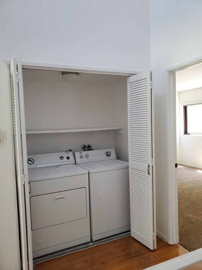 Washer and Dryer - 1823 11th St