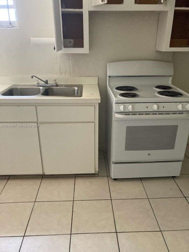 Building Photo - 18815 NW 33rd Ct