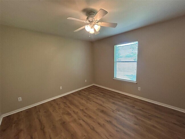 Building Photo - 200 Hartung Cove