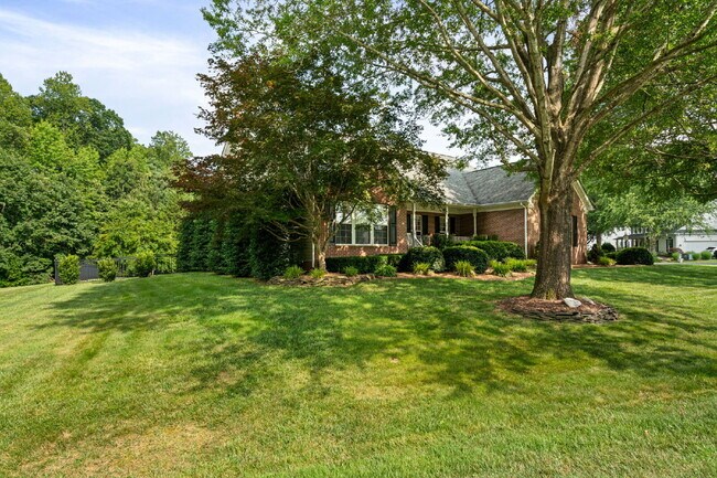Building Photo - ***Amazing opportunity to rent this beauti...
