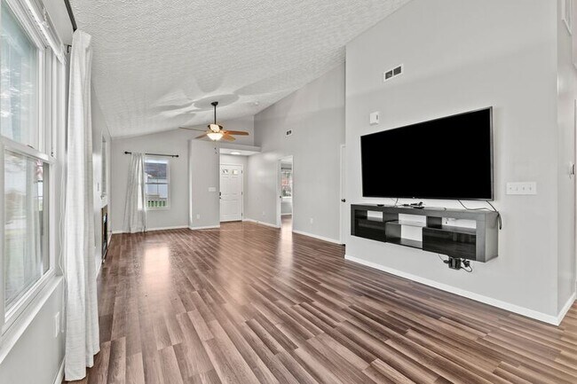 Building Photo - 1522 Sargas St